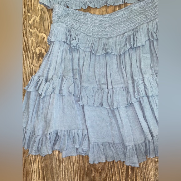 Smocked Crop Top and ruffle Skort~Two piece Set💙🦋 - Picture 2 of 6